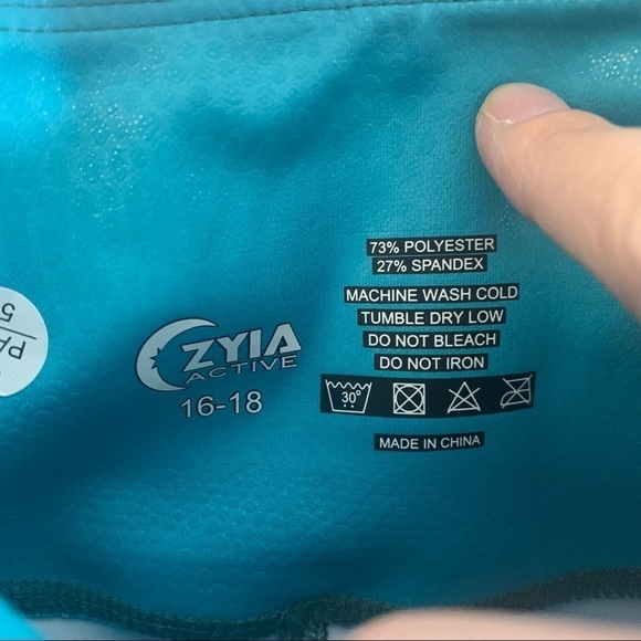 Zyia Blue Venom Metallic Ombré Teal And White Ankle Cropped Leggings - Picture 10 of 13